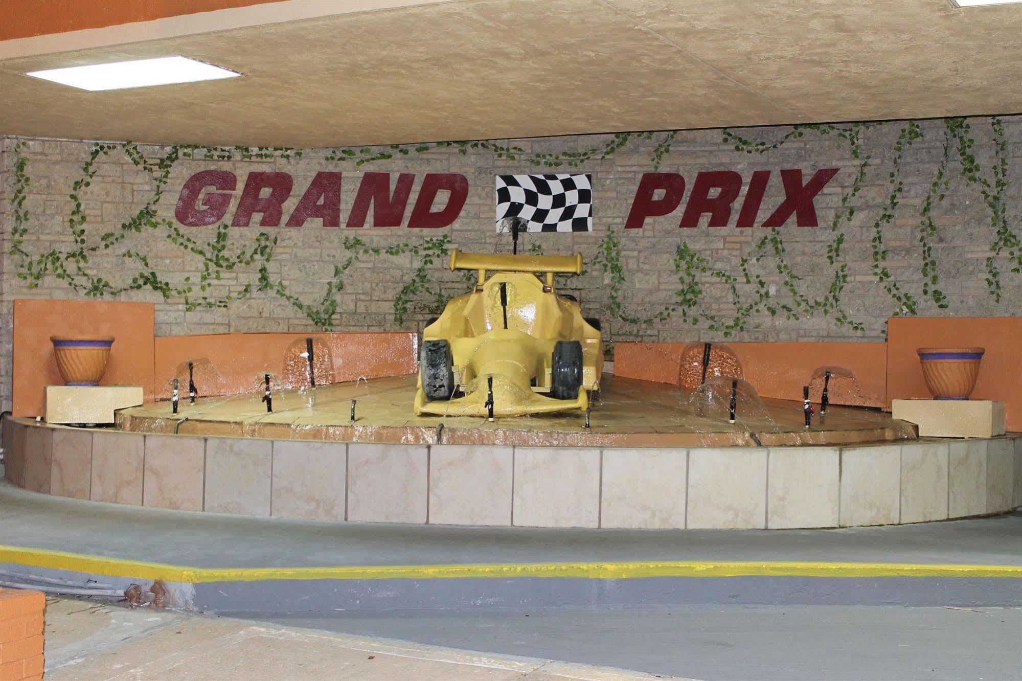 Grand Prix Motel Beach Front Daytona Beach Exterior photo