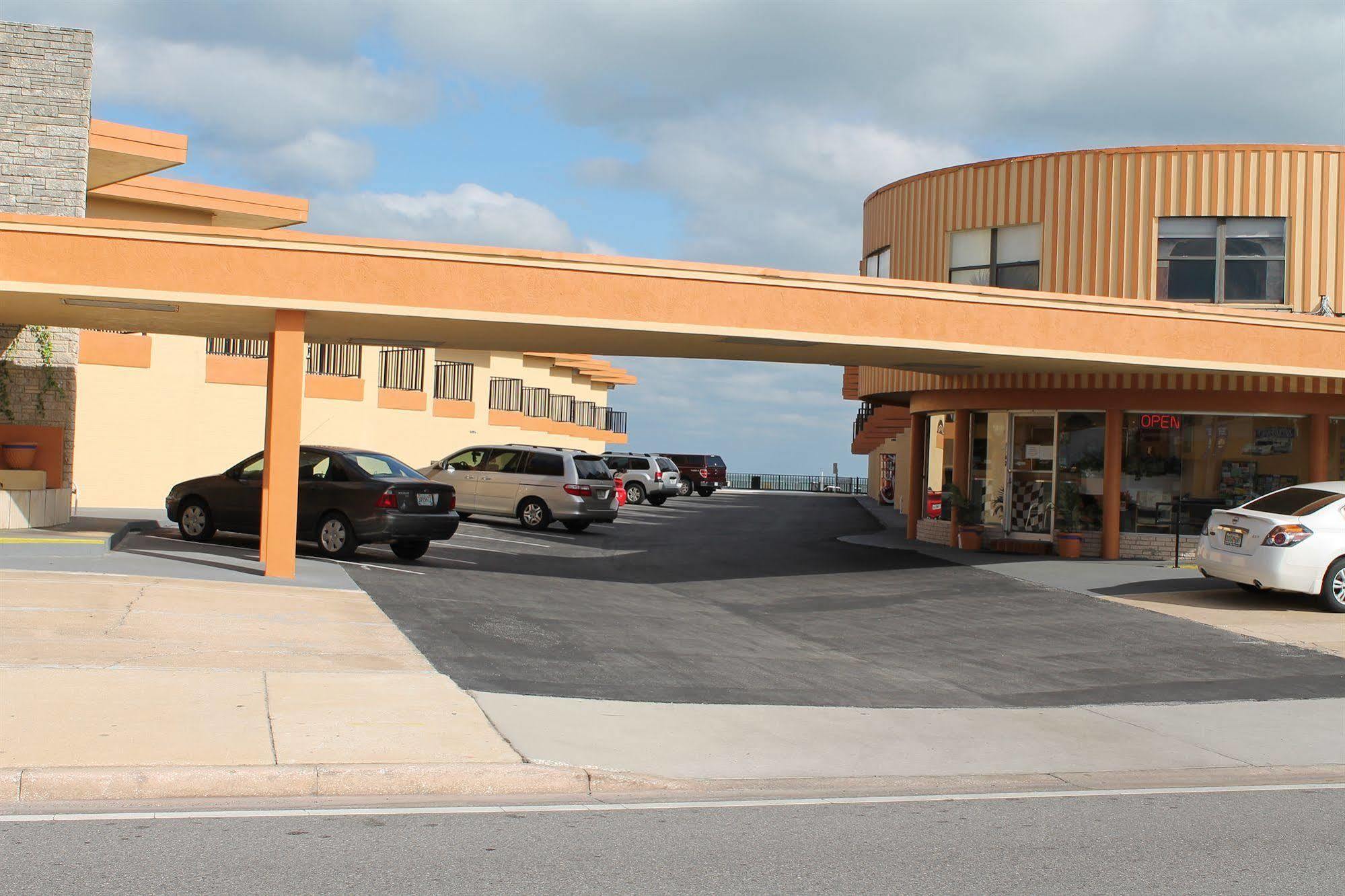 Grand Prix Motel Beach Front Daytona Beach Exterior photo