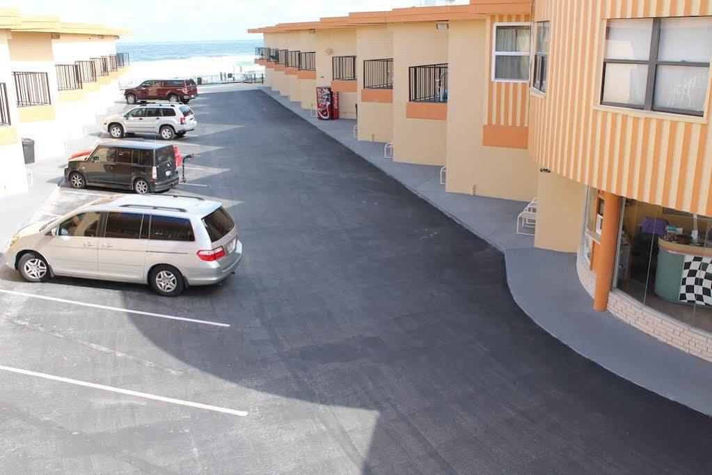 Grand Prix Motel Beach Front Daytona Beach Exterior photo